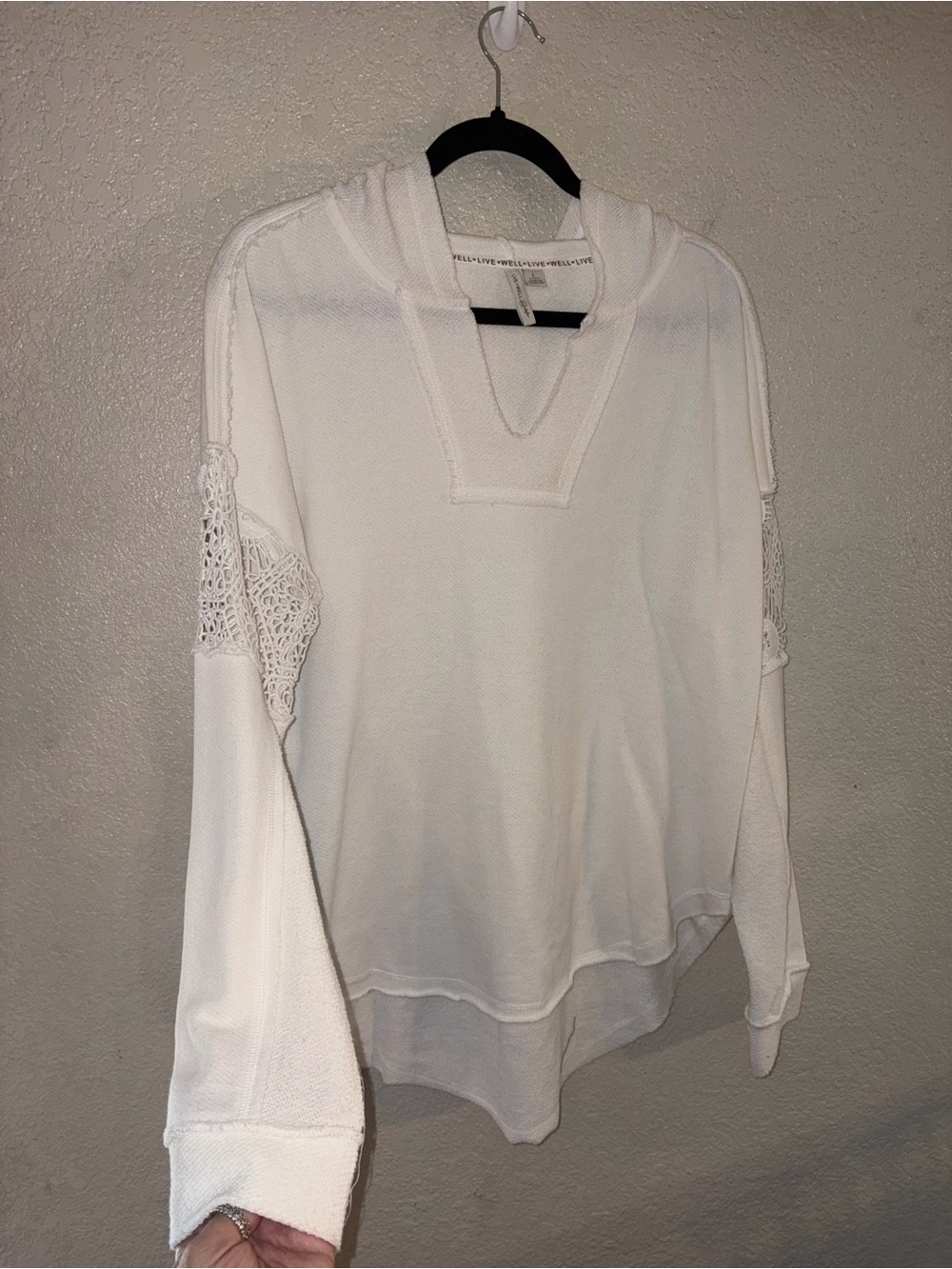 EUC Live Well “Boho✌🏻Hooded Longsleeve Top w/Crochet Detail” Off White Sz Large - Picture 6 of 14